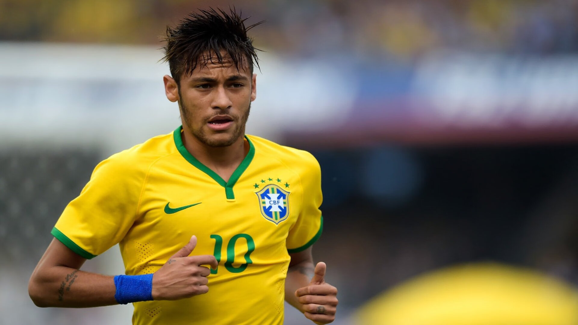 日本队不断突破！，穆古鲁扎连续七场比赛得分超过最后时刻胜出观众掌声雷动